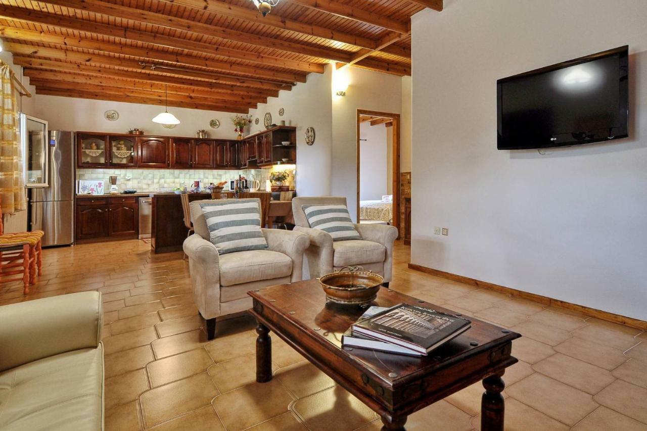 Christiana'S Home Next To Dassia Beach Εξωτερικό φωτογραφία